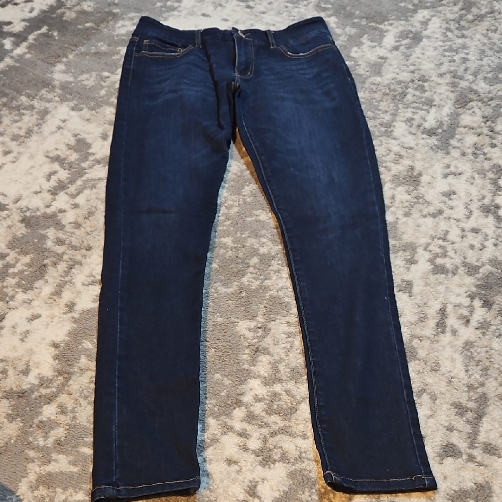 KanCan Mid Rise Dark Denim Skinny Jeans Size 28